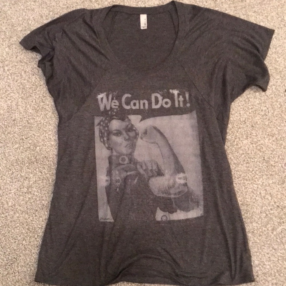 Grey short sleeve shirt